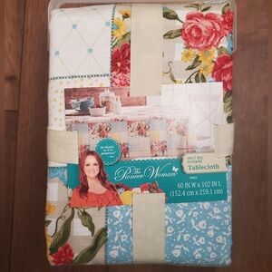 The Pioneer Woman Sweet Rose Patchwork Tablecloth 60 x 102 Floral